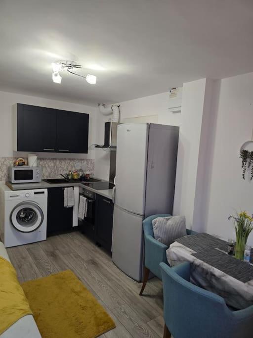 Cozy Flat 1 Bedroom Hucclecote Екстер'єр фото