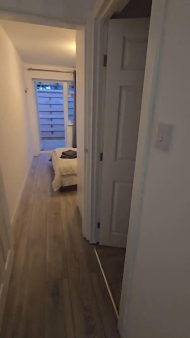 Cozy Flat 1 Bedroom Hucclecote Екстер'єр фото