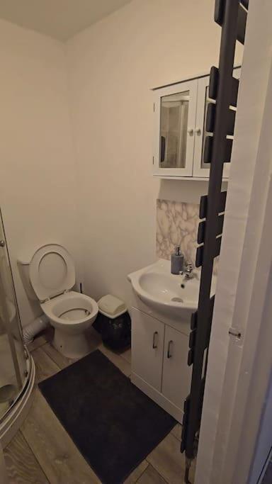 Cozy Flat 1 Bedroom Hucclecote Екстер'єр фото